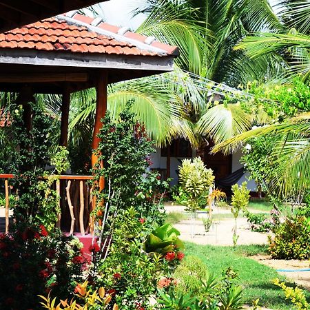 Prime Surfers Bungalow Arugam Kudah Eksteriør bilde