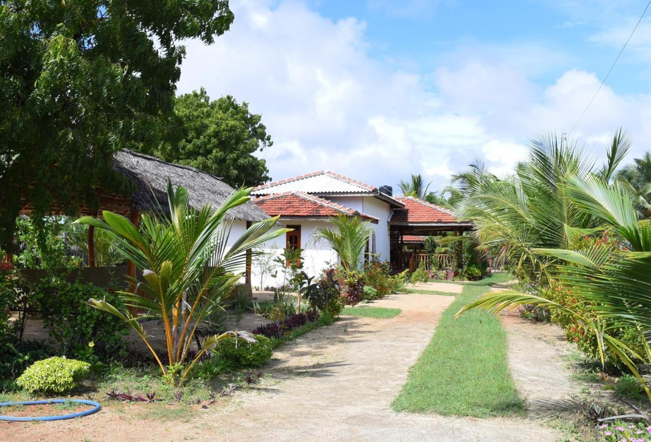 Prime Surfers Bungalow Arugam Kudah Eksteriør bilde
